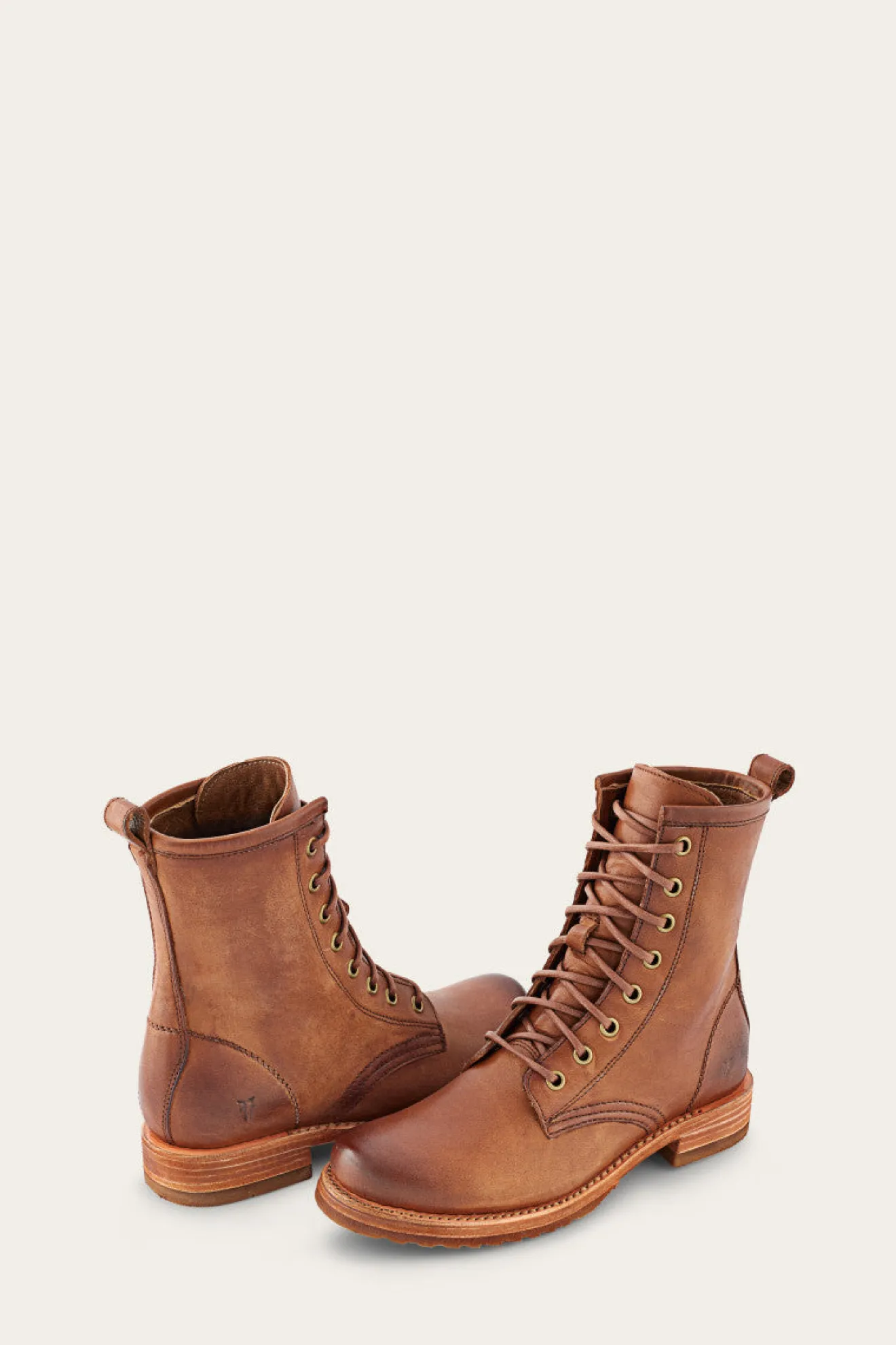 Veronica Combat^Frye Hot